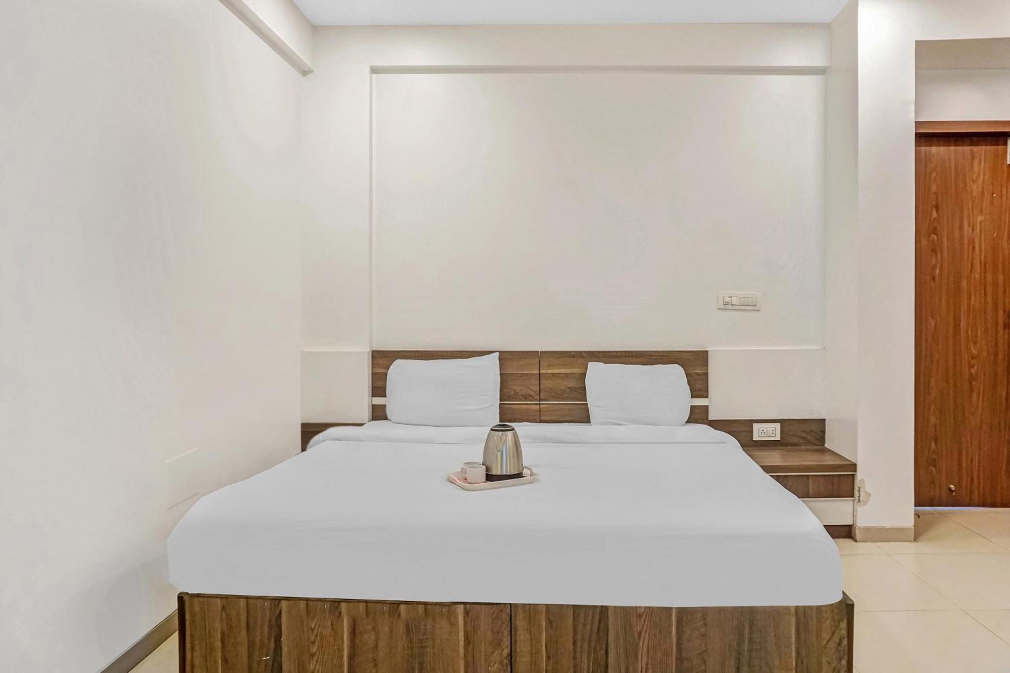 Super Townhouse The Upper Room Near Pune Airport Lohogaon エクステリア 写真