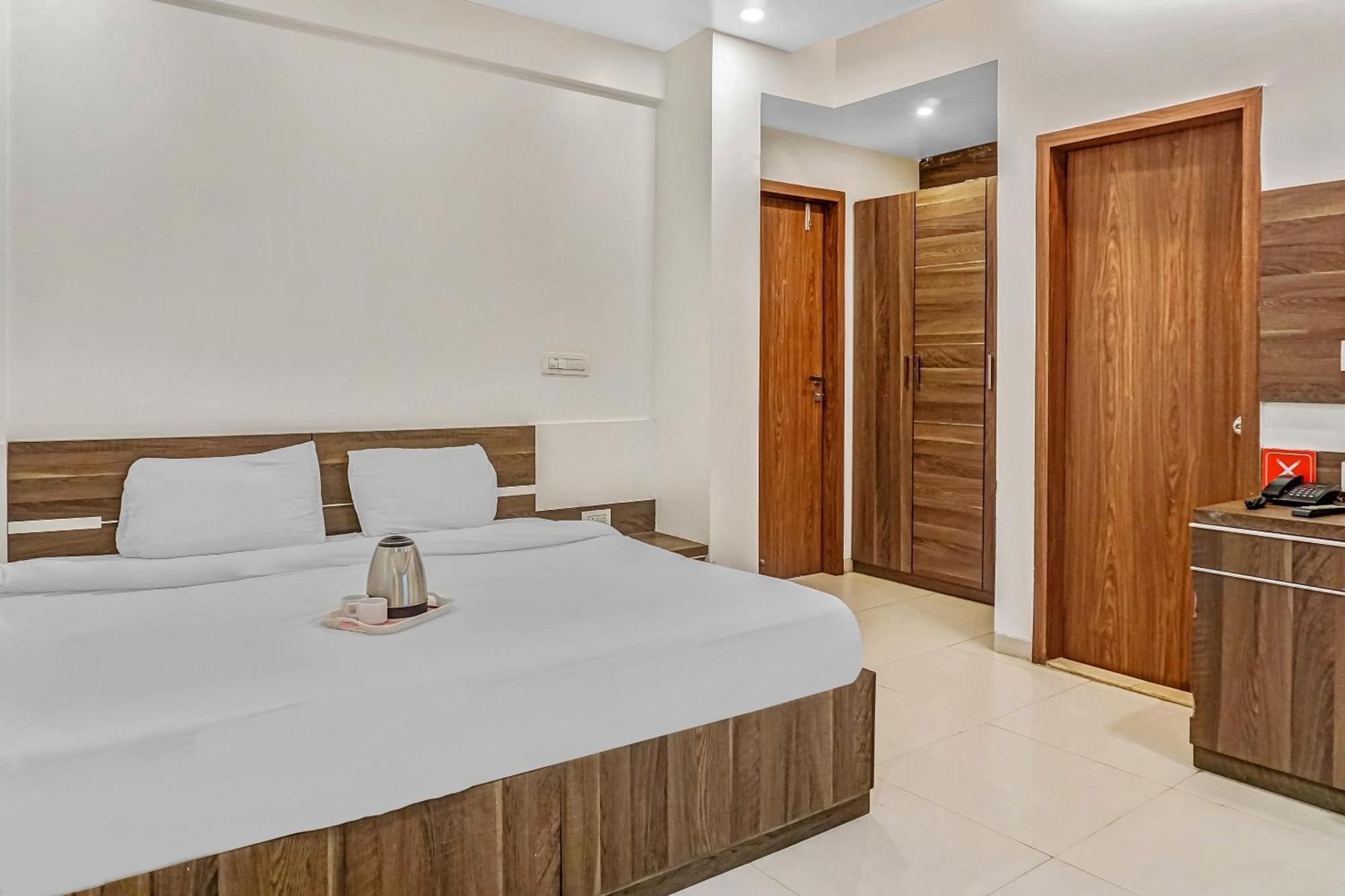 Super Townhouse The Upper Room Near Pune Airport Lohogaon エクステリア 写真