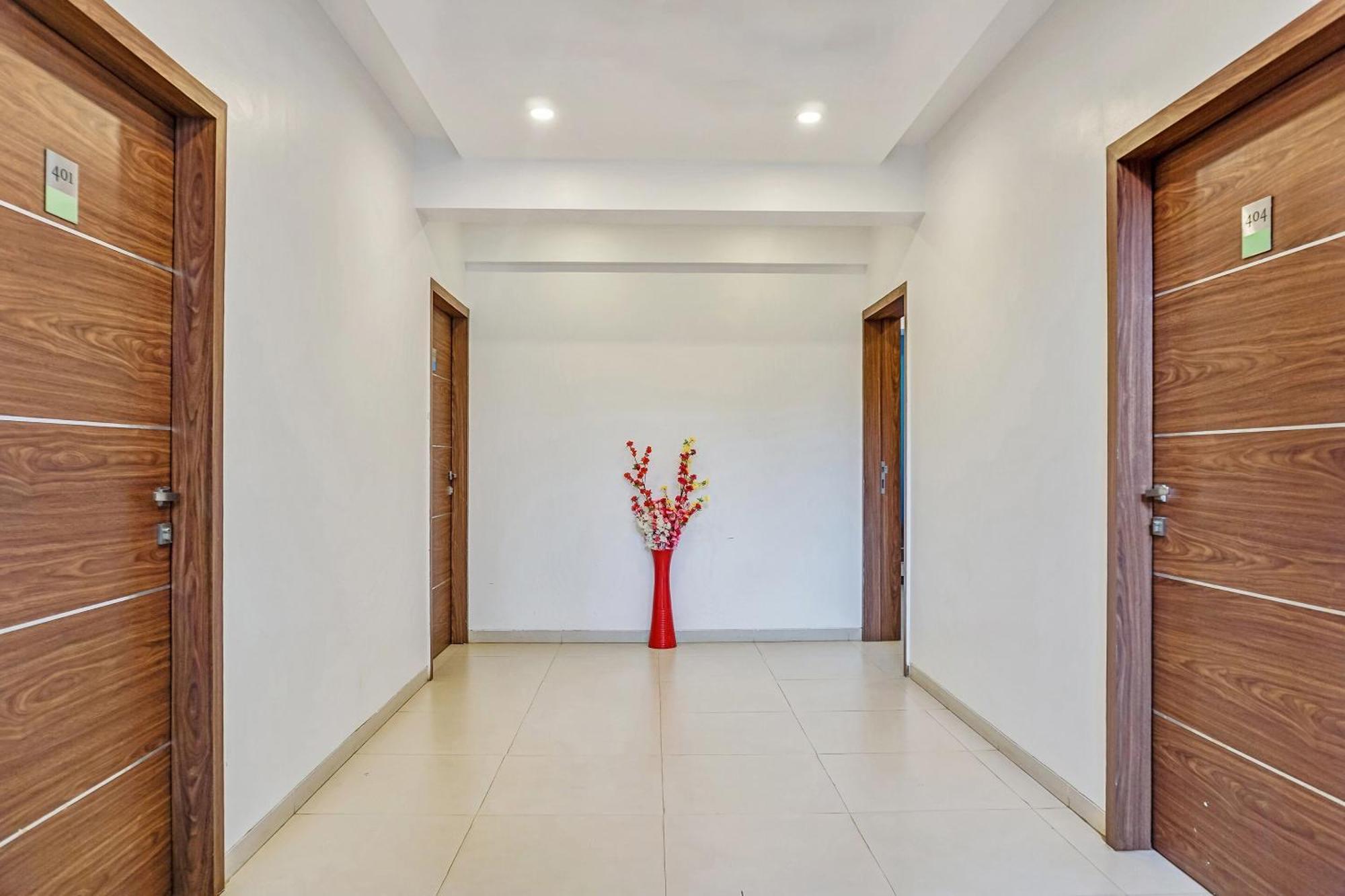 Super Townhouse The Upper Room Near Pune Airport Lohogaon エクステリア 写真