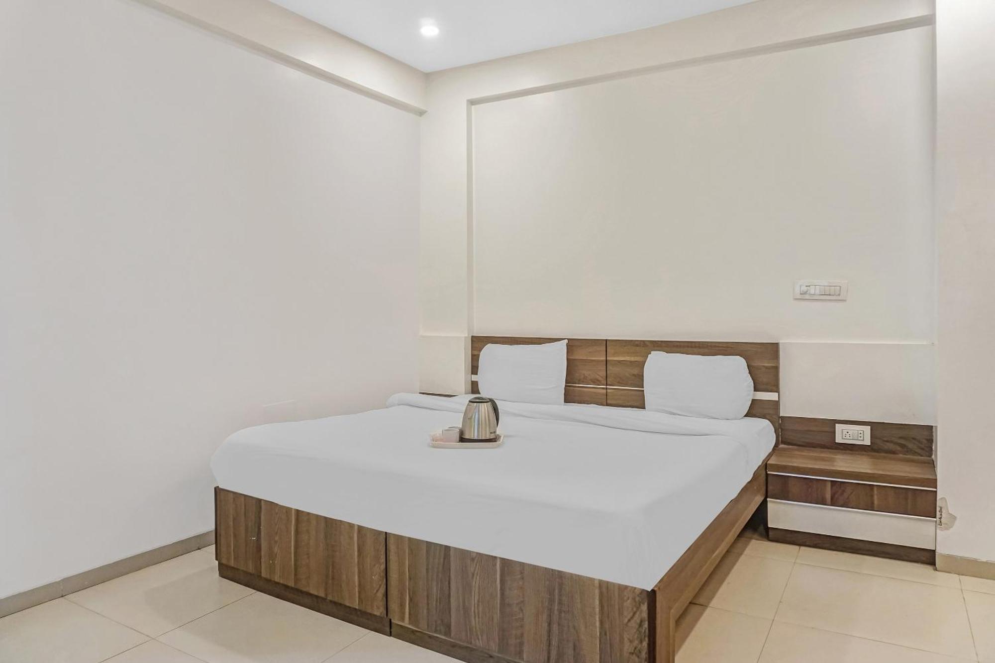 Super Townhouse The Upper Room Near Pune Airport Lohogaon エクステリア 写真