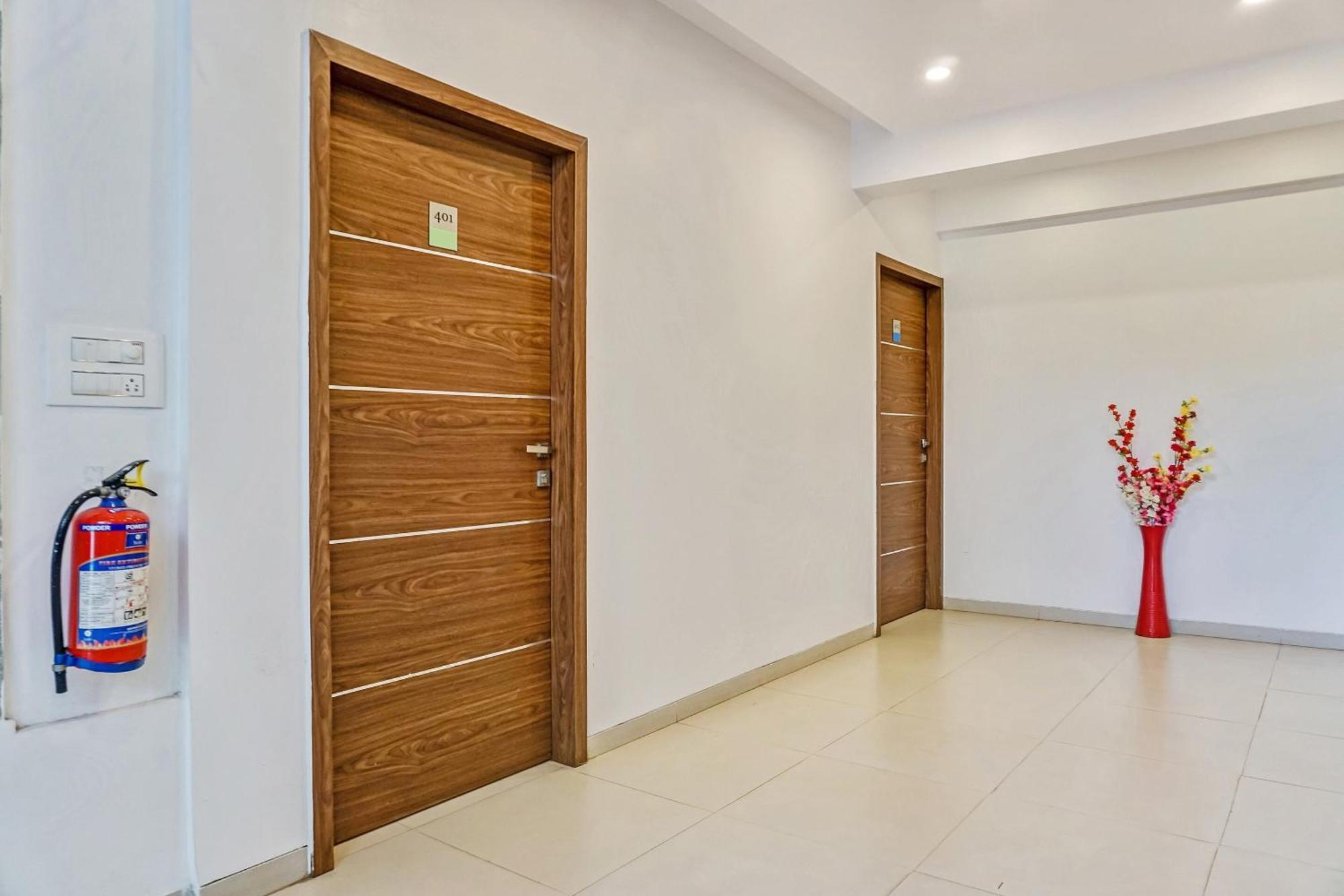 Super Townhouse The Upper Room Near Pune Airport Lohogaon エクステリア 写真